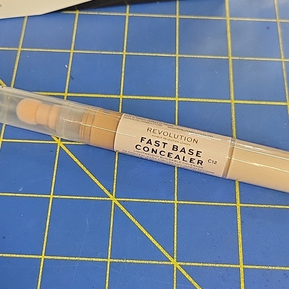 Revolution Fast Base Concealer for Flawless Coverage C12 New 4.5ml